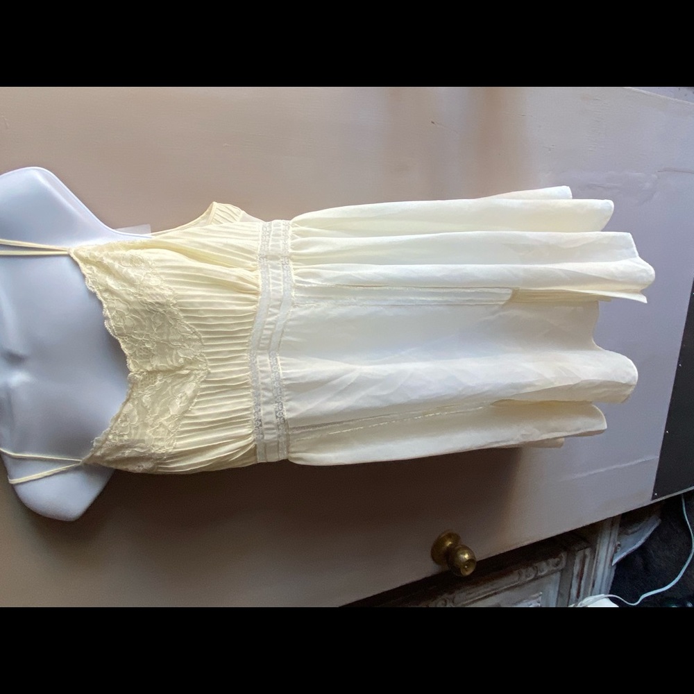 Ivy and Annabelle night gown. Ivory. XL